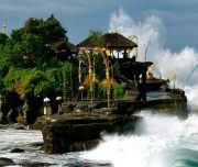 hindu-temple-in-indonesia-tanah-lot-temple